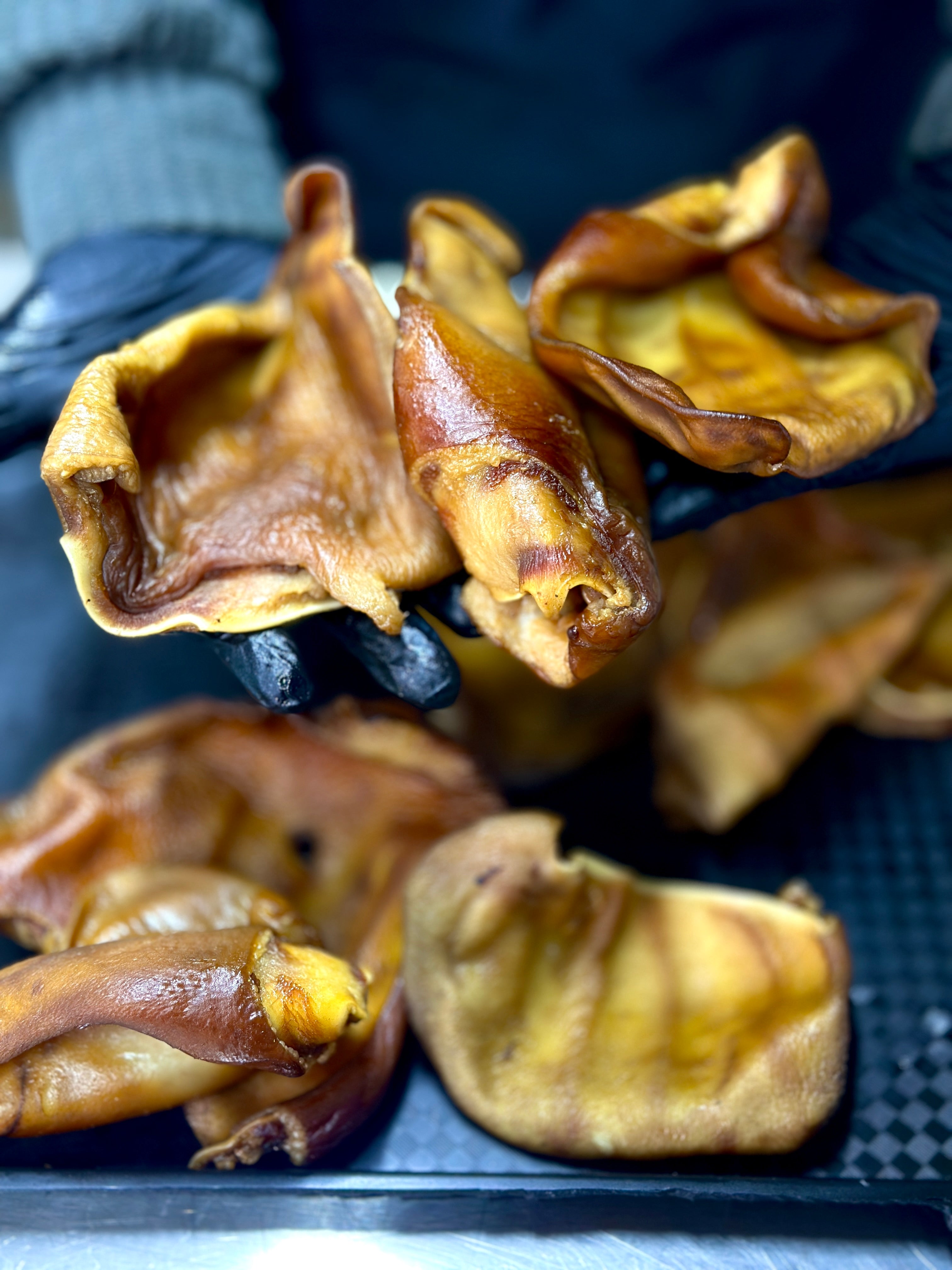 Вуха свинячі копчені (цілі)