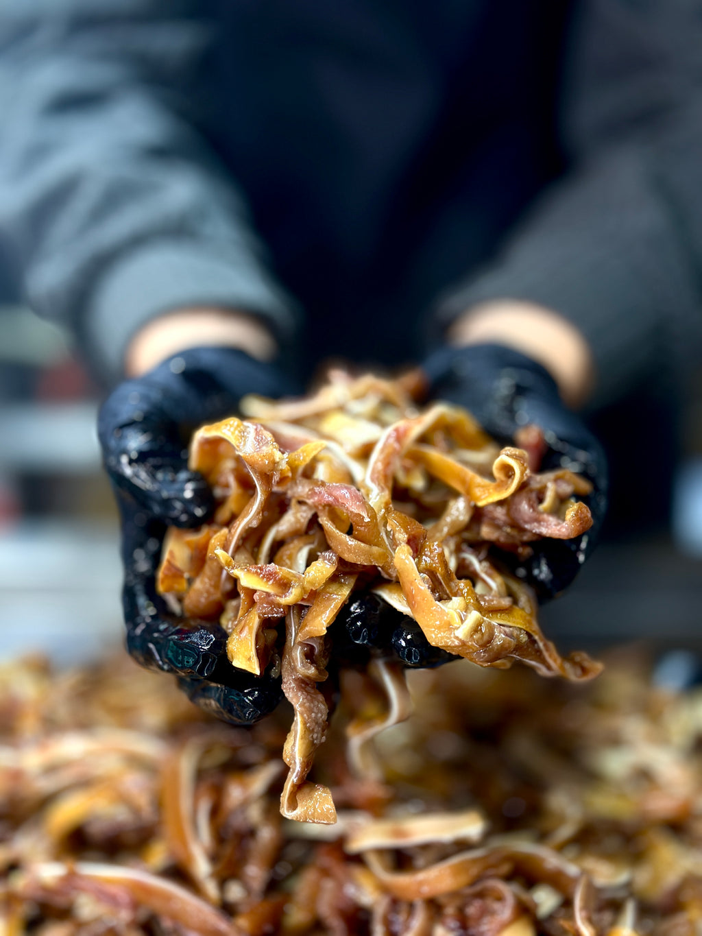 Вуха свинячі копчені