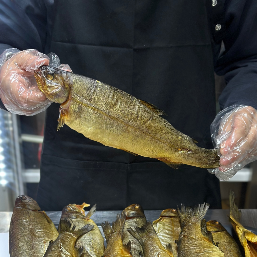 Форель копчена