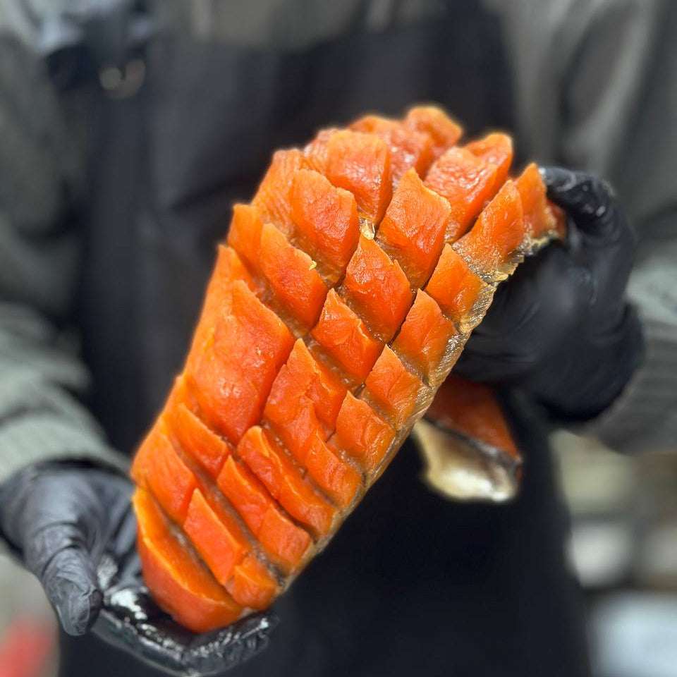 Юкола з сьомги копчена